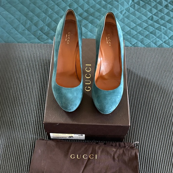 GUCCI Women's Blue Suede Pumps - Picture 1 of 6
